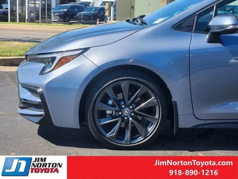 Used 2025 Toyota Corolla SE w/ SE Premium Package FWD image 9