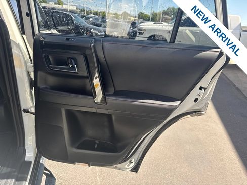 Used 2021 Toyota 4Runner TRD Off-Road Premium AWD/4WD image 12