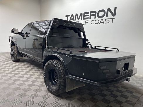 Used 2020 RAM 3500 Limited w/ Black Appearance Package image 3