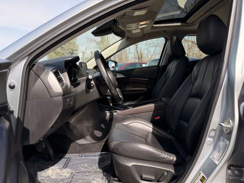 Used 2018 MAZDA MAZDA3 Touring image 12