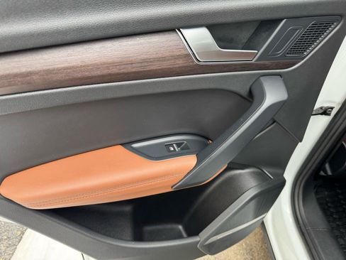 Used 2022 Audi Q5 2.0T Premium Plus w/ Premium Plus Package image 22