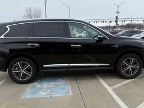 Used 2019 INFINITI QX60 Luxe w/ Essential Package image 7