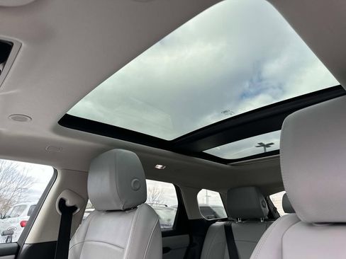 Used 2025 Land Rover Range Rover Evoque S image 28