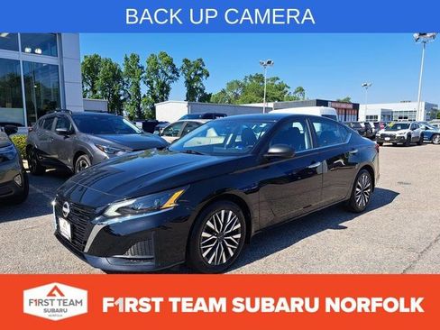 Used 2024 Nissan Altima 2.5 SV FWD image 1