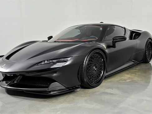 Used 2022 Ferrari SF90 Stradale AWD/4WD image 5