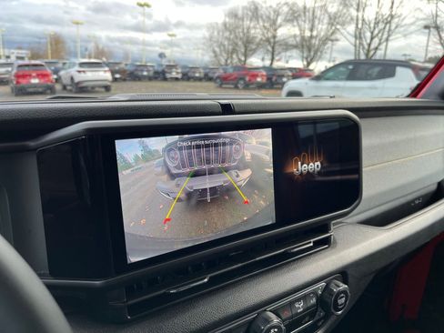 Used 2025 Jeep Wrangler Sport S image 17