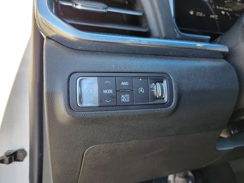 Used 2025 GMC Terrain Elevation image 7