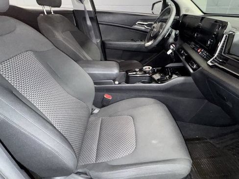 Used 2023 Kia Sportage LX AWD/4WD image 7