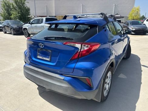 Used 2019 Toyota C-HR LE FWD image 3