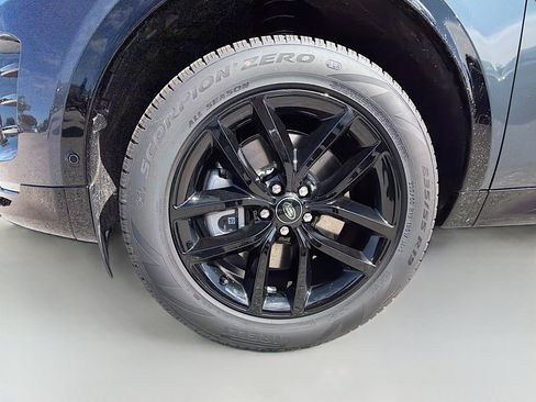 New 2026 Land Rover Discovery Sport Landmark image 2