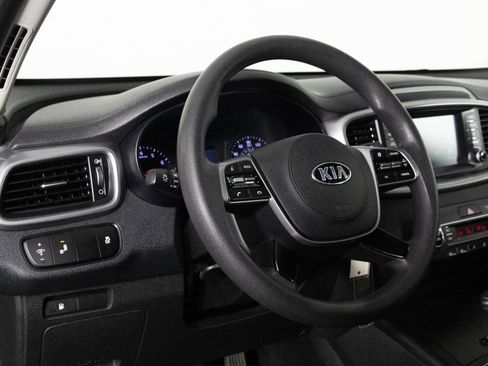 Used 2019 Kia Sorento LX image 31