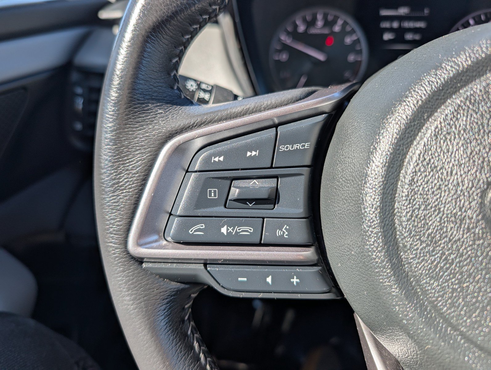 Used 2024 Subaru Outback Premium AWD/4WD image 25
