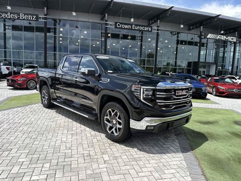 Used 2025 GMC Sierra 1500 SLT w/ SLT Premium Plus Package AWD/4WD image 7