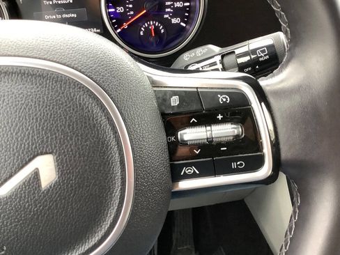 Used 2024 Kia Carnival LX image 49