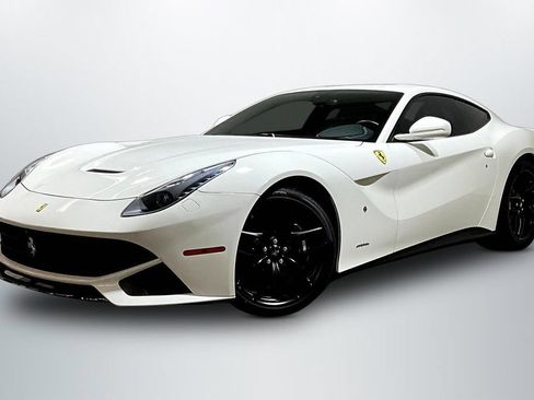 Used 2016 Ferrari F12 Berlinetta RWD image 3