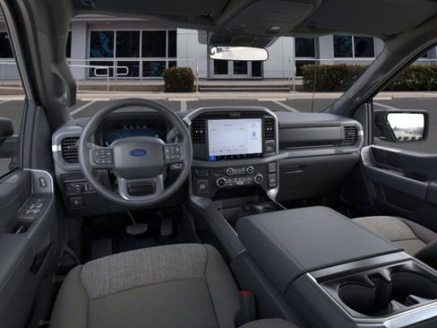 New 2026 Ford F150 XLT w/ XLT Chrome Appearance Package RWD image 9