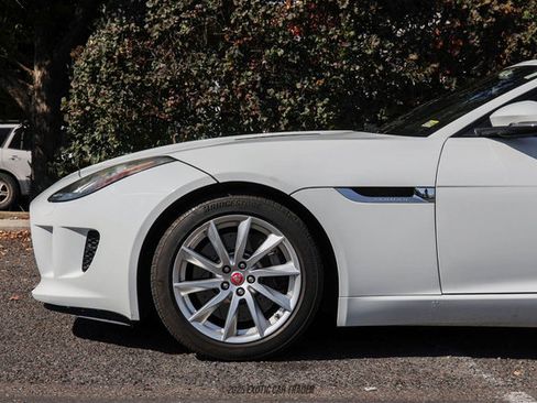 Used 2017 Jaguar F-TYPE Convertible image 4