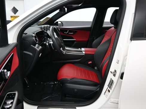 Used 2025 Mercedes-Benz GLC 300 image 11