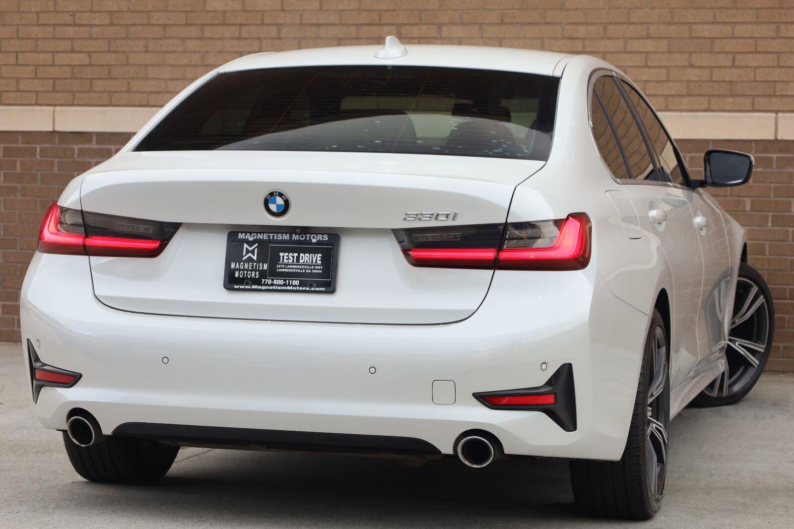 Used 2021 BMW 330i Sedan w/ Premium Package RWD image 11