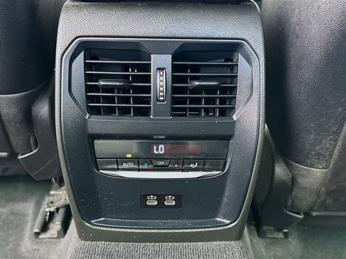 Used 2022 BMW 330i Sedan w/ Premium Package image 17