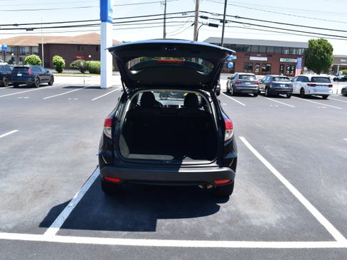 Certified 2021 Honda HR-V LX image 9
