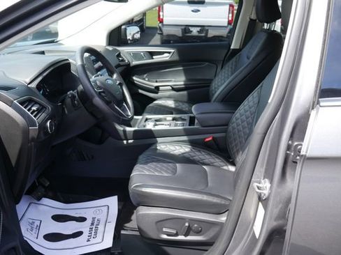 Used 2024 Ford Edge Titanium AWD/4WD image 2