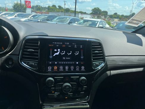 Used 2022 Jeep Grand Cherokee Laredo X RWD image 15