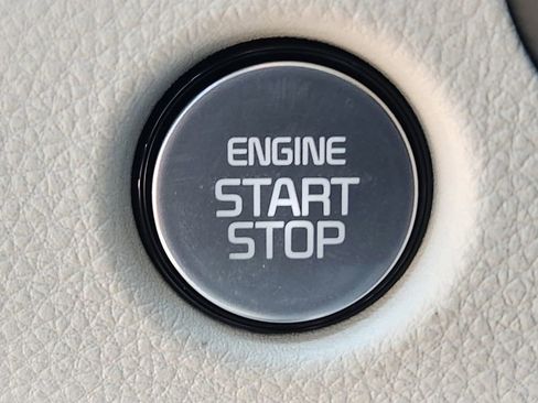 Certified 2025 Kia Carnival SX Prestige image 26