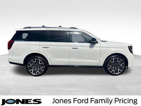 New 2026 Ford Expedition Platinum w/ Platinum Ultimate Package AWD/4WD image 2