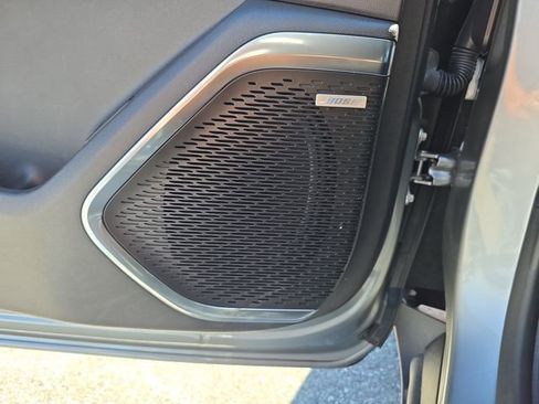 Certified 2025 GMC Acadia Elevation FWD image 17