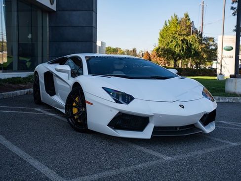 Used 2015 Lamborghini Aventador LP 700-4 image 2