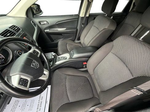 Used 2020 Dodge Journey SE w/ SE Popular Equipment Group FWD image 9