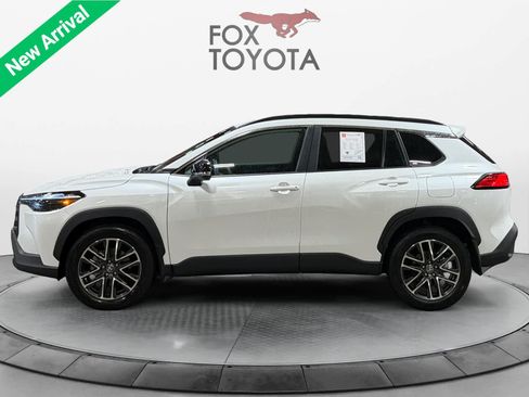 Used 2026 Toyota Corolla Cross XLE AWD/4WD image 3