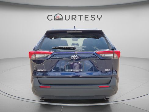 Certified 2025 Toyota RAV4 XLE w/ Convenience Package FWD image 4