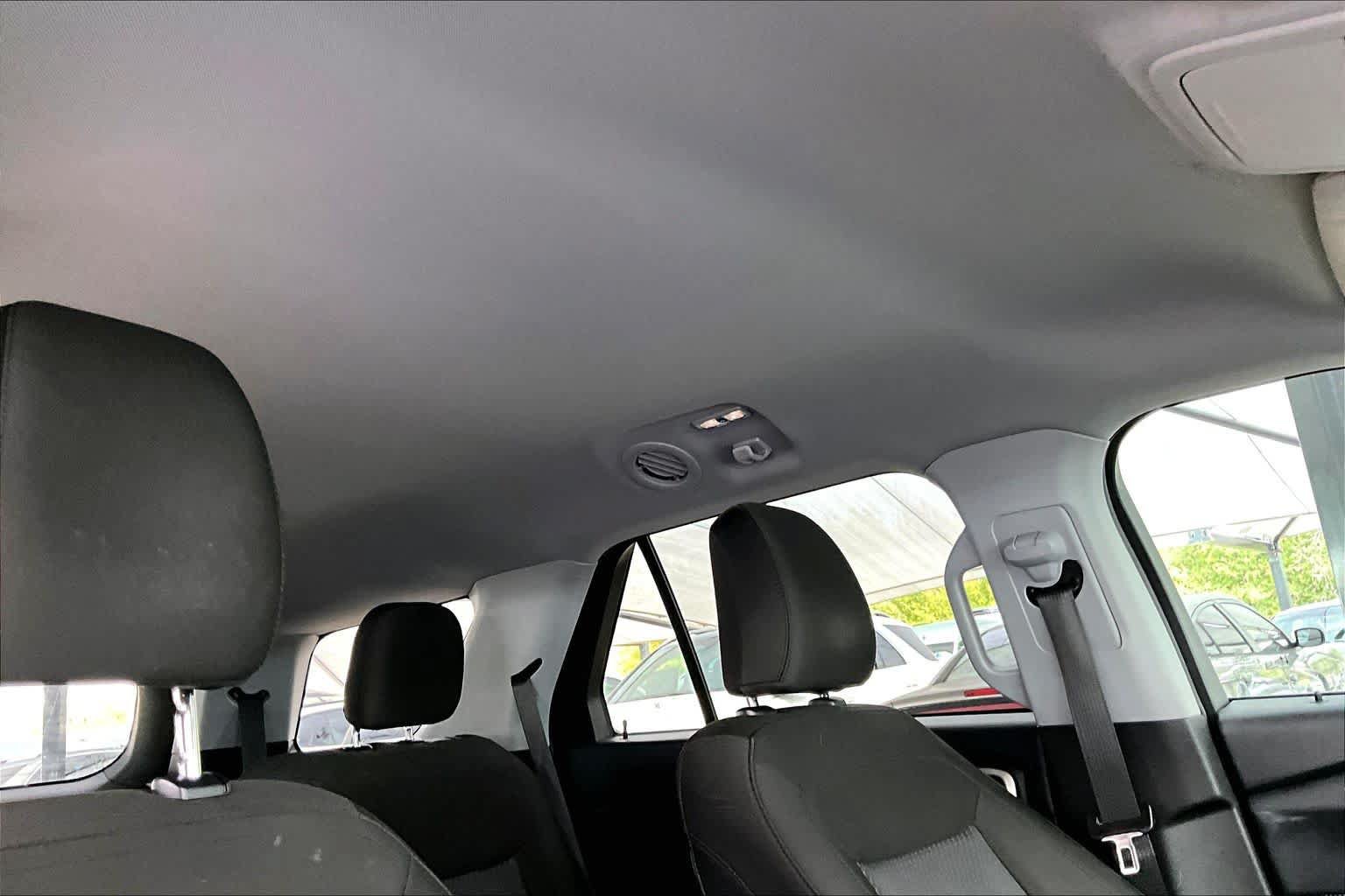 Used 2023 Ford Explorer XLT RWD image 13