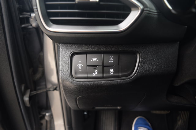 Used 2019 Hyundai Santa Fe SE AWD/4WD image 7