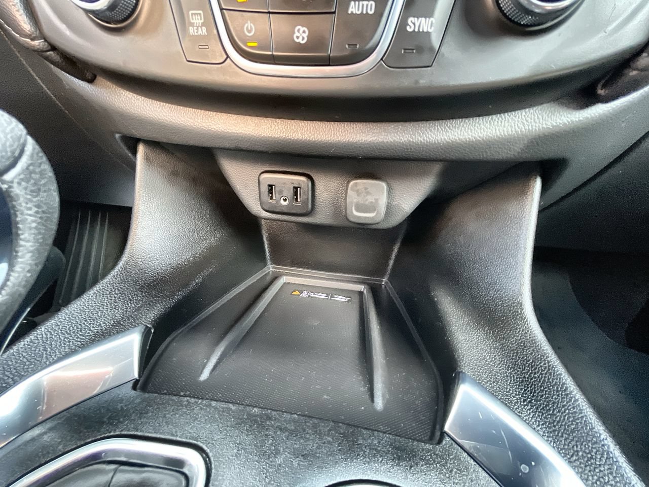 Used 2023 Chevrolet Traverse LT FWD image 34
