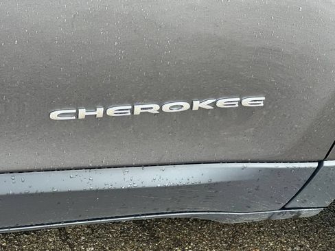Used 2022 Jeep Cherokee Latitude Lux AWD/4WD image 31