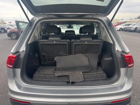 Used 2022 Volkswagen Tiguan SE image 11
