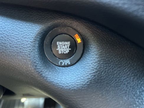 Used 2019 Jeep Cherokee Limited image 26