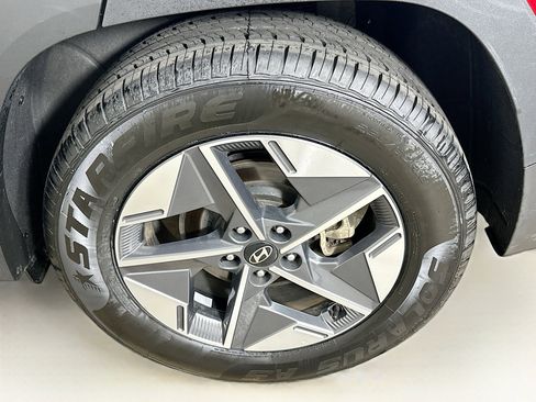 Used 2025 Hyundai Tucson SEL FWD image 11