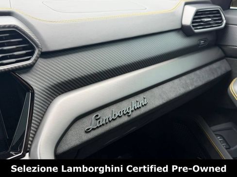 Used 2023 Lamborghini Urus Performante AWD/4WD image 41