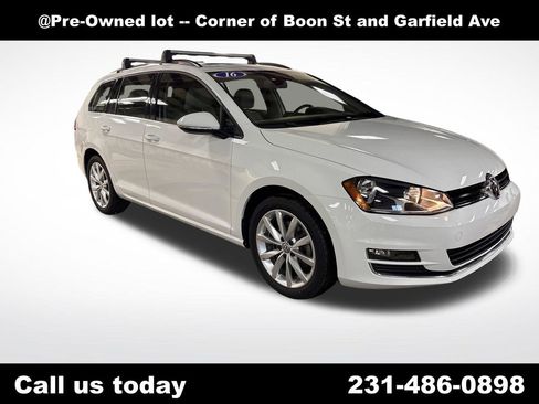 Used 2016 Volkswagen Golf S FWD image 7