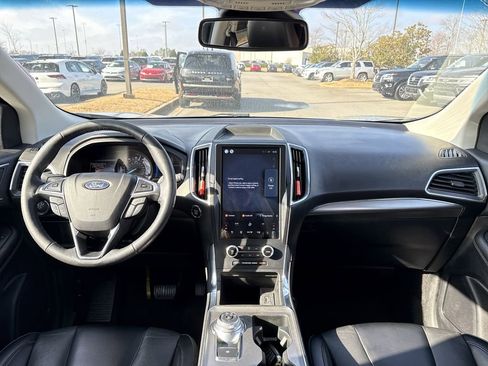 Used 2022 Ford Edge Titanium image 22