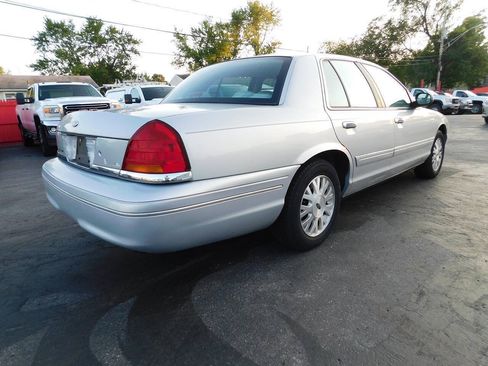 Used 2003 Ford Crown Victoria LX RWD image 10