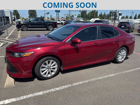 Used 2019 Toyota Camry LE FWD image 1