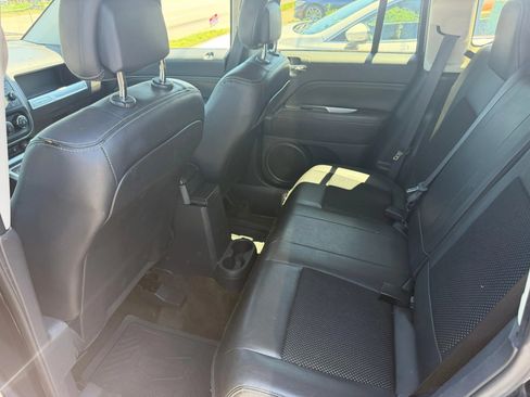 Used 2016 Jeep Compass Latitude FWD image 12