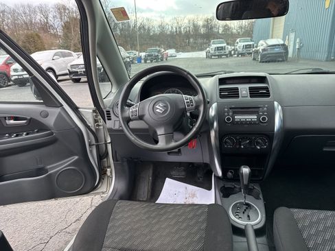 Used 2007 Suzuki SX4 AWD Hatchback image 14