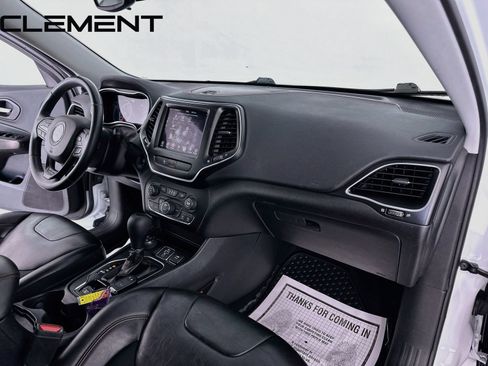 Used 2019 Jeep Cherokee Trailhawk AWD/4WD image 33