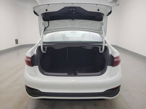 Used 2024 Volkswagen Jetta SE w/ Panoramic Sunroof Package image 29